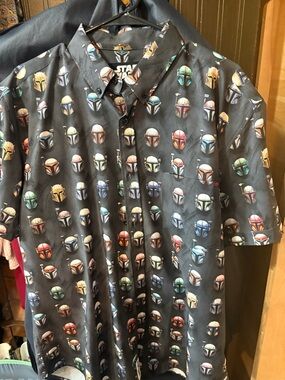 RSVLTS Black Short-Sleeve Button-Up Shirt with Mandalorian Helmet Print. Large